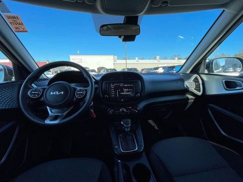 Used 2025 Kia Soul LX w/ LX Technology Package image 31