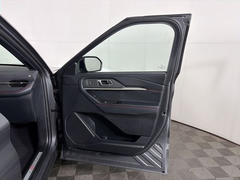 Used 2025 Ford Explorer ST-Line w/ ST-Line Street Pack image 45