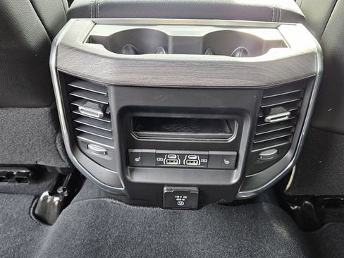 New 2025 RAM 2500 Laramie AWD/4WD image 13