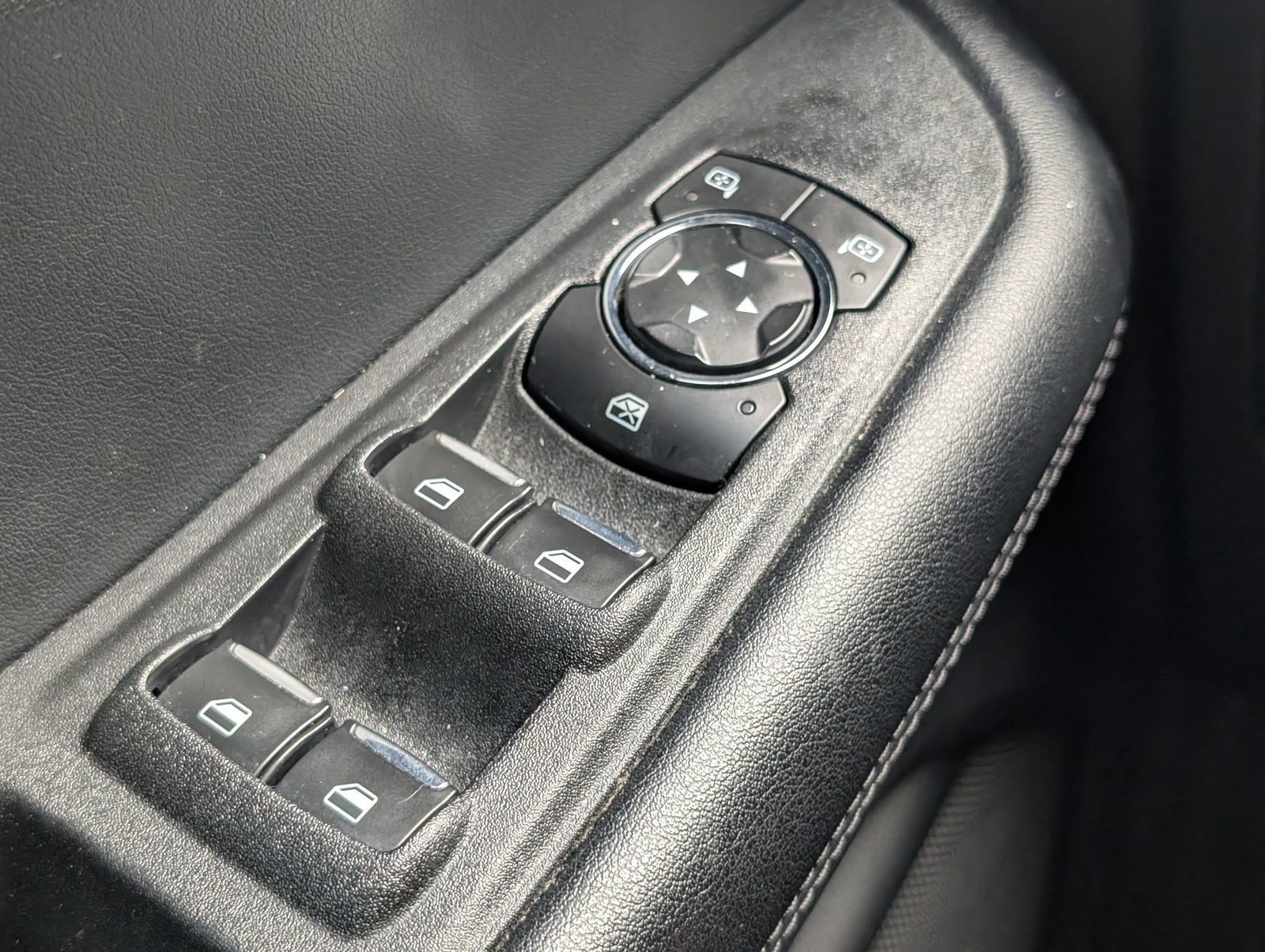 Used 2022 Ford Edge SEL AWD/4WD image 19