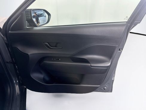 Used 2025 Hyundai Kona SEL FWD image 31