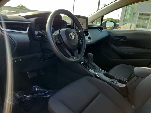 Used 2024 Toyota Corolla LE FWD image 19