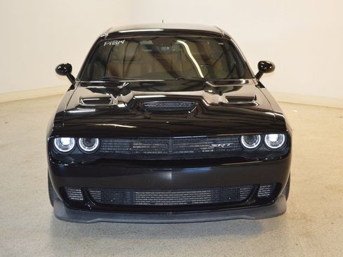 Used 2017 Dodge Challenger SRT Hellcat RWD image 8