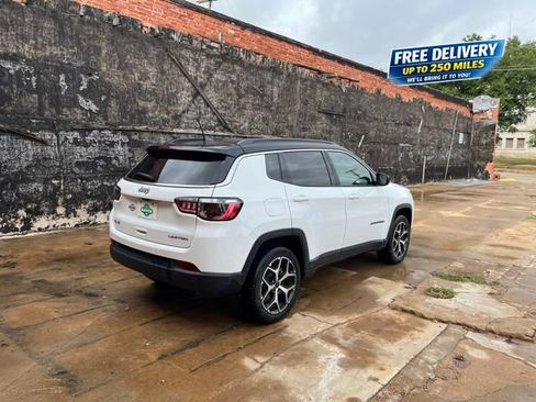 Used 2025 Jeep Compass Limited AWD/4WD image 7