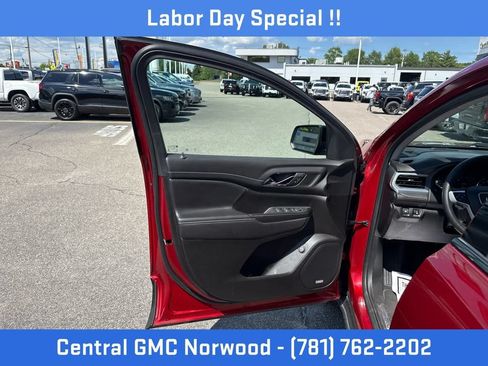 Certified 2023 GMC Acadia SLT w/ Elevation Edition AWD/4WD image 12