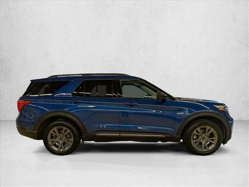 Certified 2023 Ford Explorer XLT w/ Equipment Group 202A AWD/4WD image 4