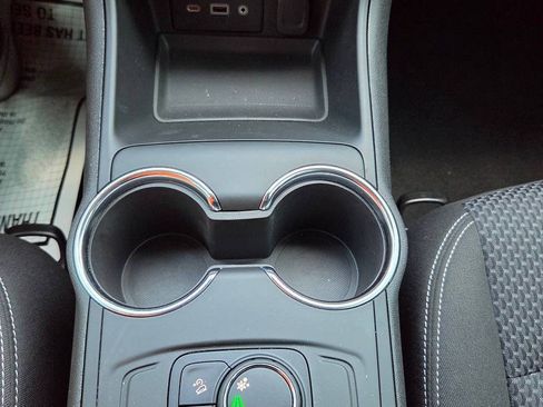 Used 2024 GMC Terrain SLE FWD image 22