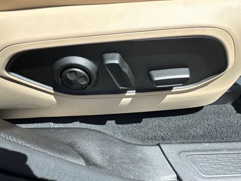 Used 2024 Jeep Grand Cherokee Limited image 16