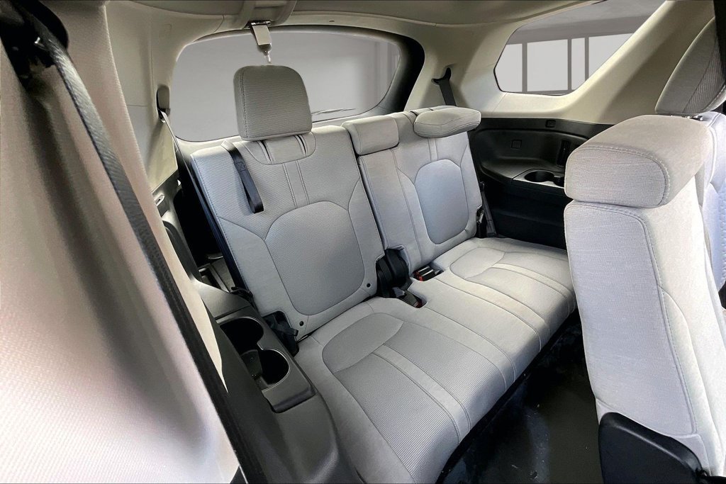 Used 2023 Honda Pilot LX image 24