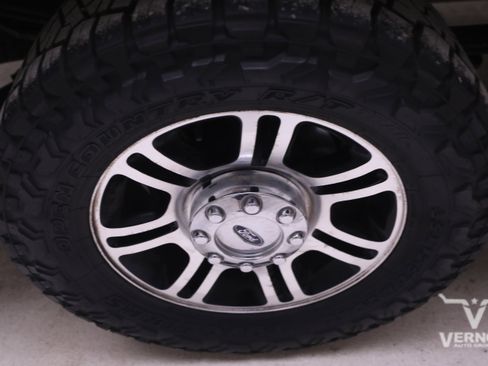 Used 2014 Ford F250 Platinum w/ FX4 Off-Road Package image 36