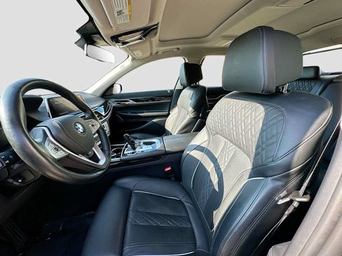 Used 2021 BMW 740i w/ Premium Package RWD image 22