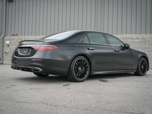 Used 2023 Mercedes-Benz S 580e 4MATIC Sedan w/ AMG Line image 18