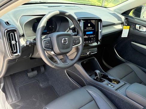 New 2026 Volvo XC40 B5 Core w/ Climate Package AWD/4WD image 13