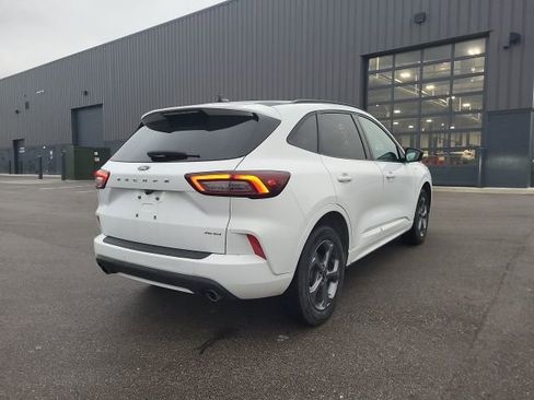 Used 2023 Ford Escape ST-Line image 3