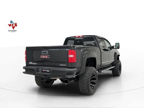 Used 2018 GMC Sierra 2500 Denali w/ Duramax Plus Package AWD/4WD image 56