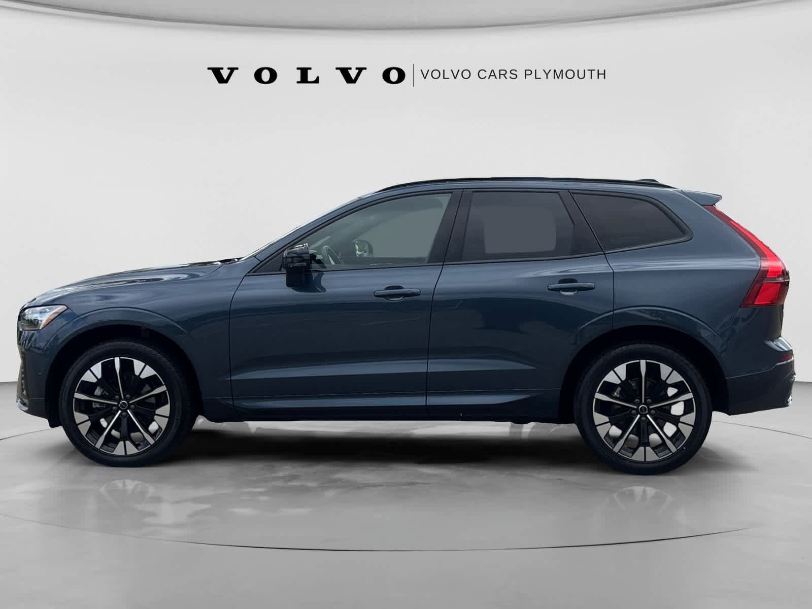 Used 2026 Volvo XC60 B5 Plus AWD/4WD image 4