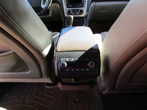 Used 2015 GMC Acadia Denali image 18