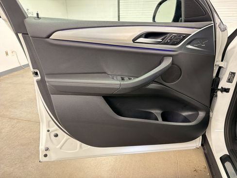 Used 2021 BMW X4 xDrive30i image 12