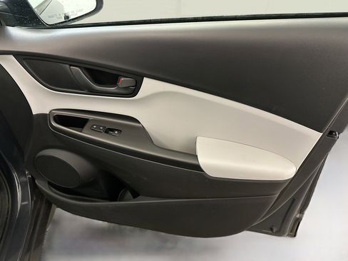 Used 2023 Hyundai Kona SEL image 32