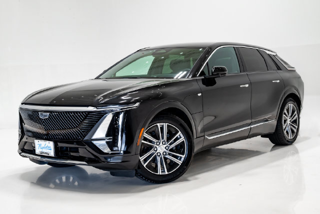 Used 2024 Cadillac Lyriq Luxury AWD/4WD image 1