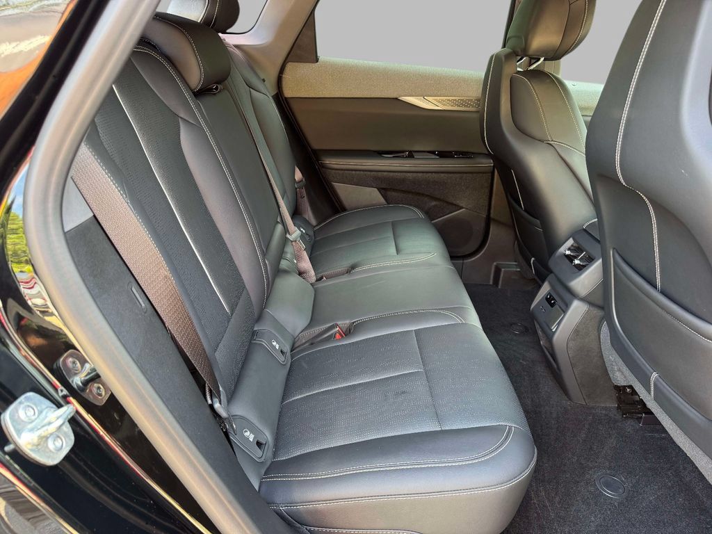 Used 2025 Cadillac Optiq Luxury 2 w/ LPO, Floor Liner Package AWD/4WD image 17
