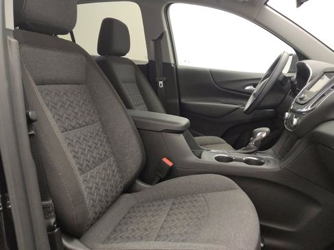 Used 2024 Chevrolet Equinox LT w/ LPO, Floor Liner Package image 21