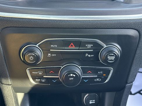 Used 2020 Dodge Charger SXT w/ Leather Interior Group image 17