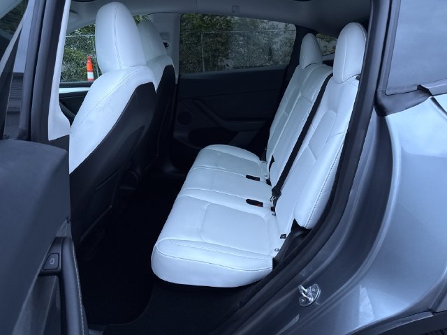 Used 2025 Tesla Model Y Long Range RWD image 13
