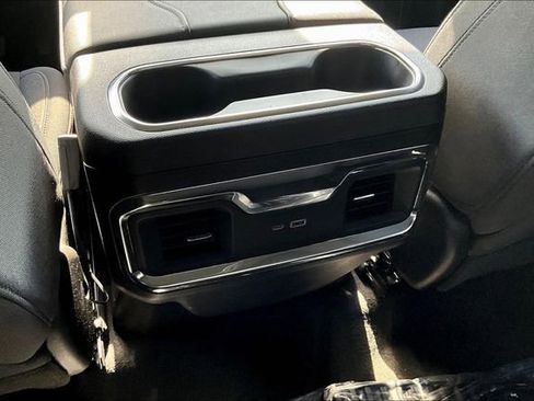 Used 2024 GMC Sierra 2500 SLE w/ SLE Convenience Package AWD/4WD image 11