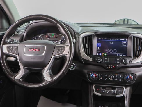 Used 2022 GMC Terrain SLT w/ Tech Package image 17