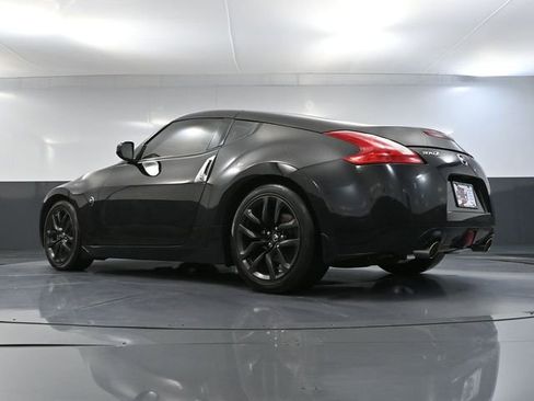 Used 2016 Nissan 370Z Coupe image 38