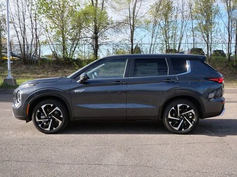 Used 2025 Mitsubishi Outlander SE AWD/4WD image 3