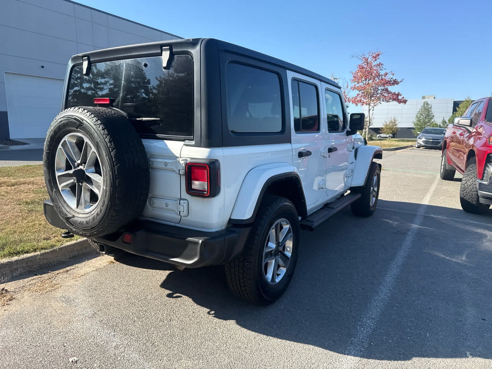 Used 2022 Jeep Wrangler Unlimited Sahara w/ Cold Weather Group AWD/4WD image 4