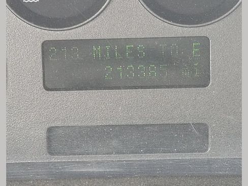 Used 2005 Ford Taurus SEL FWD image 1