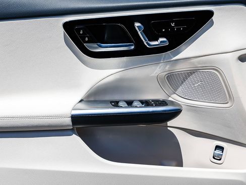 New 2025 Mercedes-Benz C 300 4MATIC Sedan image 21
