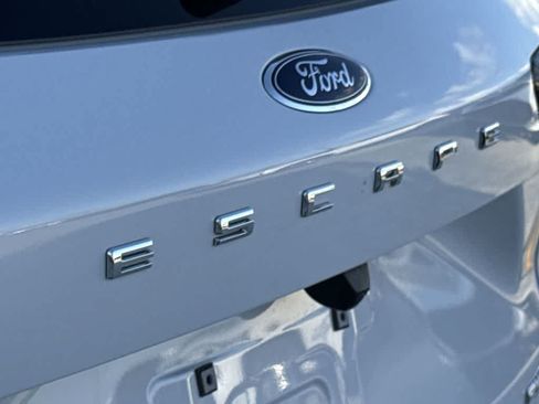 Used 2025 Ford Escape ST-Line AWD/4WD image 10