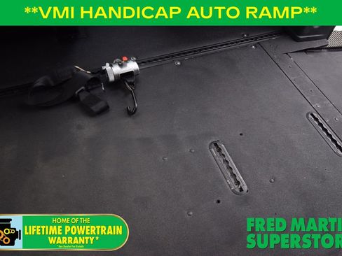 Used 2022 Toyota Sienna XLE image 22