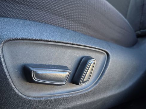 Used 2024 Toyota Highlander LE image 33