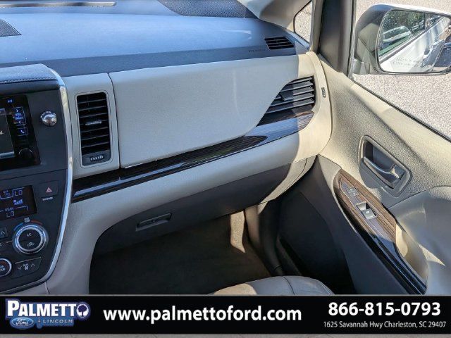 Used 2016 Toyota Sienna XLE FWD image 18