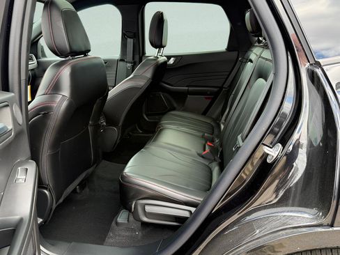 Used 2025 Ford Escape ST-Line Elite w/ Premium Technology Package AWD/4WD image 5