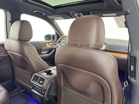 Used 2022 Mercedes-Benz GLS 450 4MATIC image 46