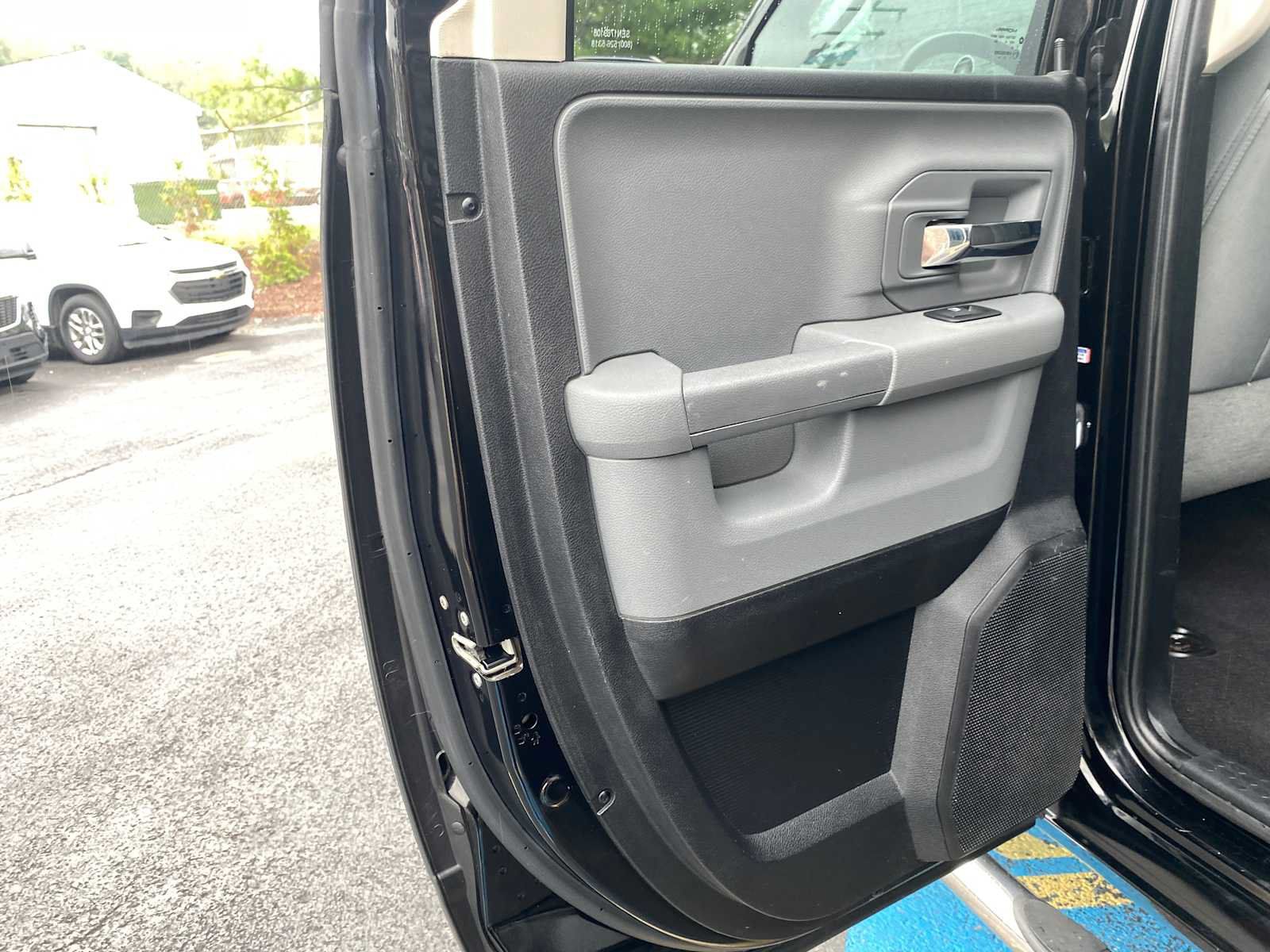 Used 2014 RAM 1500 Outdoorsman AWD/4WD image 32