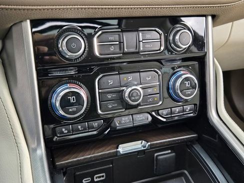 Certified 2023 GMC Yukon Denali image 25