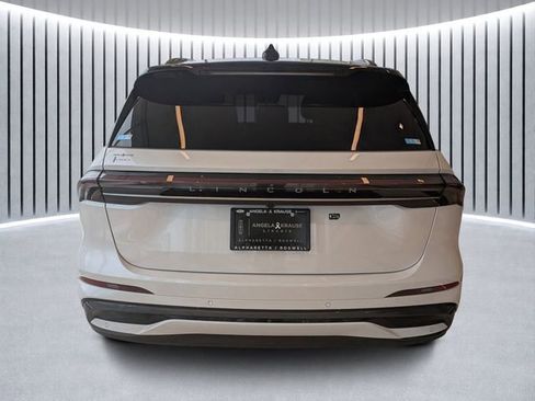 New 2026 Lincoln Nautilus Reserve image 4