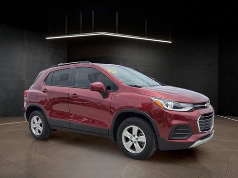 Used 2022 Chevrolet Trax LT AWD/4WD image 1