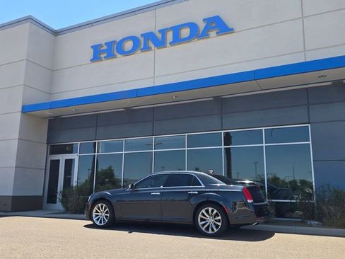 Used 2016 Chrysler 300 C w/ Safetytec Plus Group RWD image 19