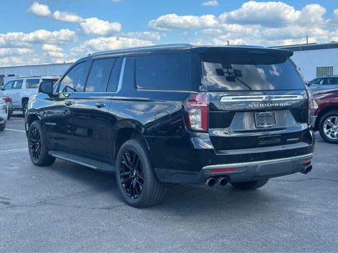 Used 2021 Chevrolet Suburban Premier w/ Premium Package AWD/4WD image 7
