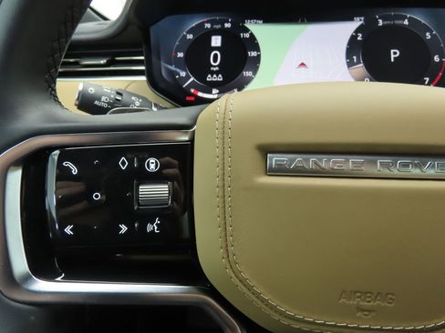 Used 2025 Land Rover Range Rover Sport SE AWD/4WD image 8