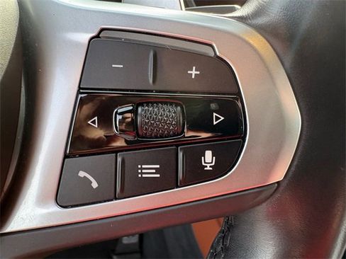 Used 2022 BMW X6 xDrive40i w/ M Sport Package image 9