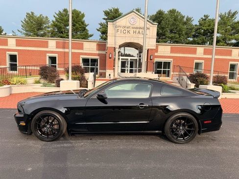 Used 2013 Ford Mustang GT RWD image 9